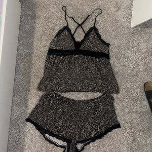 Victoria’s Secret ‘Heavenly’ Pajama Set